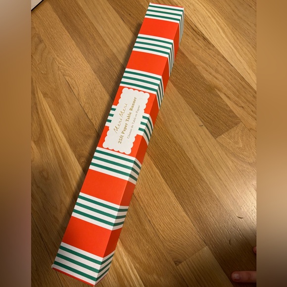 Meri Meri table runner - Picture 2 of 3